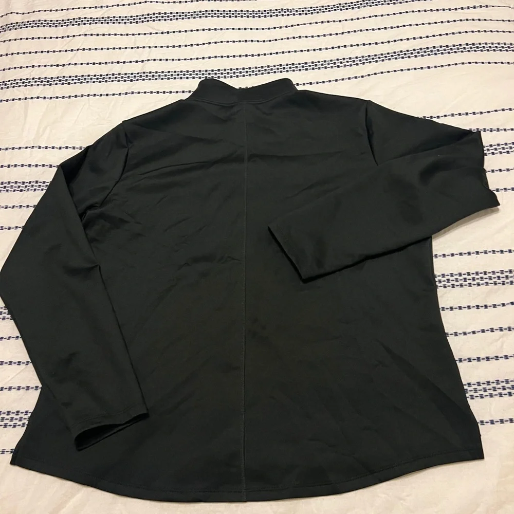 Black Nike 1/4 zip top - Picture 3 of 6